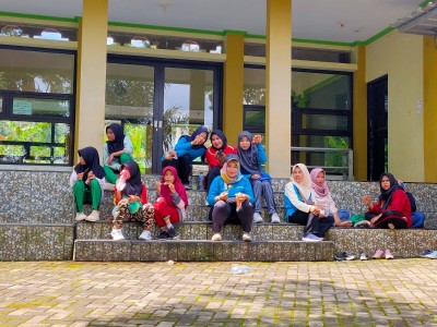 Jalan Santai HUT PGRI