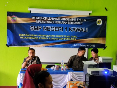 WORKSHOP LEARNING MANAGEMENT SYSTEM IMPLEMENTASI PENILAIAN BERBASIS IT 