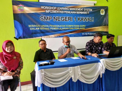 WORKSHOP LEARNING MANAGEMENT SYSTEM IMPLEMENTASI PENILAIAN BERBASIS IT 