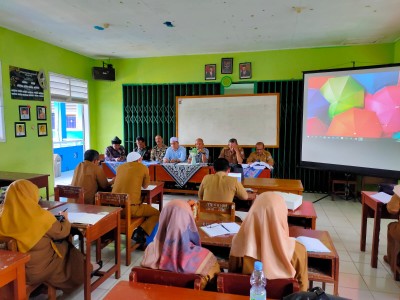 RAPAT SOSIALISAI DAN PENGESAHAN RKAS