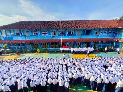 UPACARA BENDERA PERTAMA SEMESTER GENAP TAHUN 2023