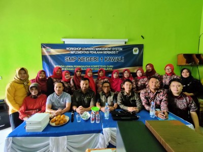 WORKSHOP LEARNING MANAGEMENT SYSTEM IMPLEMENTASI PENILAIAN BERBASIS IT 