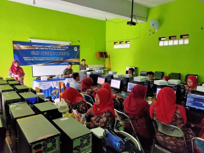 WORKSHOP LEARNING MANAGEMENT SYSTEM IMPLEMENTASI PENILAIAN BERBASIS IT 