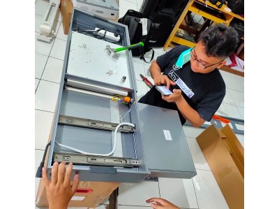 Instalasi dan Penyerahan Anyboard Media Pembelajaran Board Interaktif / Alat Multimedia