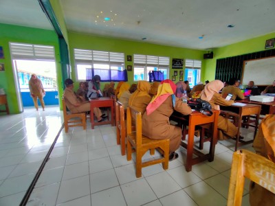 RAPAT SOSIALISAI DAN PENGESAHAN RKAS
